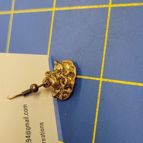 Antique Vintage 0.25" Tea Set Gold Tone Earrings - Picture 2 of 2